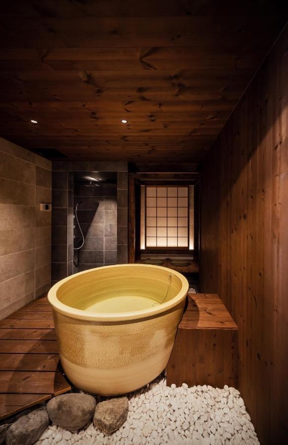 הוילה אוסקה 古今 天下茶屋 With A Private Parking Lot And A Half Open-Air Bath And Direct To Kix מראה חיצוני תמונה